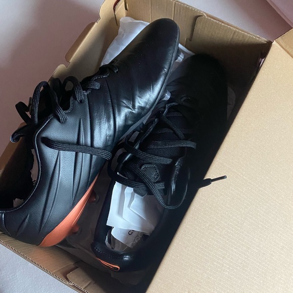 PUMA soccer cleats - Picture 3 of 5